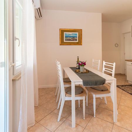 Apartments House Pinezic Malinska Extérieur photo