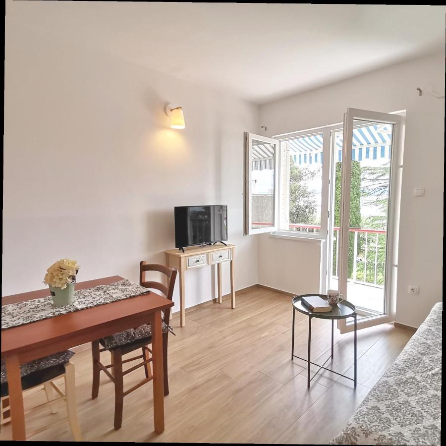 Apartments House Pinezic Malinska Extérieur photo