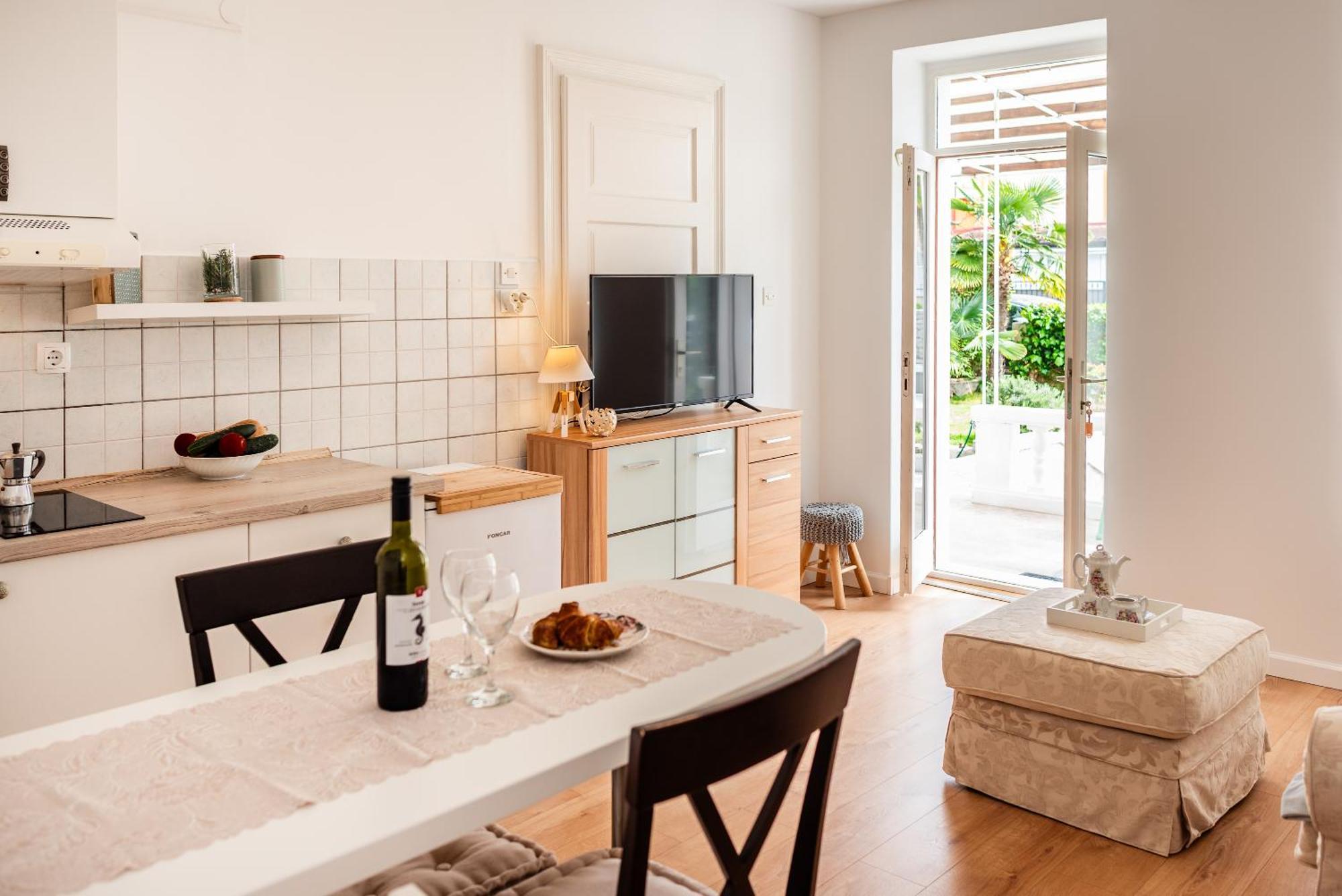Apartments House Pinezic Malinska Chambre photo
